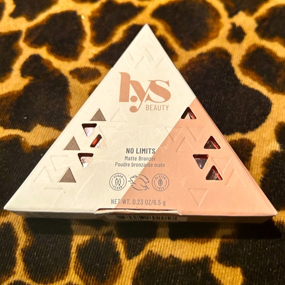 lys Beauty matte bronzer in shade No Limits NWT - Picture 3 of 6